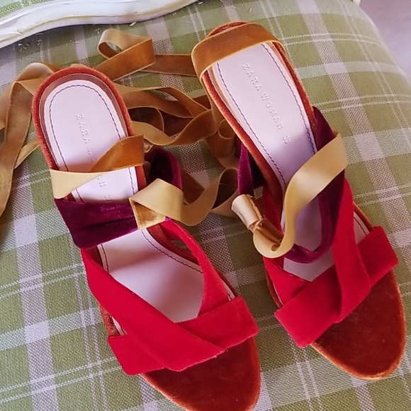 Zara Shoes - Zara like new condition velvet heels.
